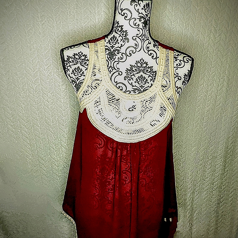 Ya burgundy chiffon & creme knit details Sz Small